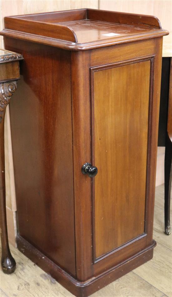 A Victorian mahogany bedside cupboard W.37cm
